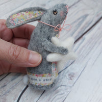 Felt hare ornament- Wish upon a star. FREE UK POSTAGE - BoxRoomBazaar