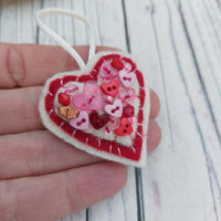 Button covered felt heart - BoxRoomBazaar