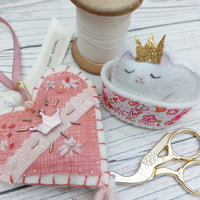 Fit for a Princess gift duo. Princess cat and love heart decoration