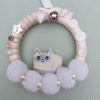 Christmas kitty wreath.