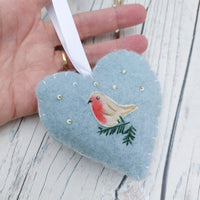 Heart shaped robin decoration