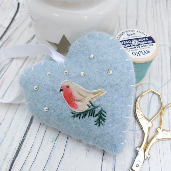 Heart shaped robin decoration